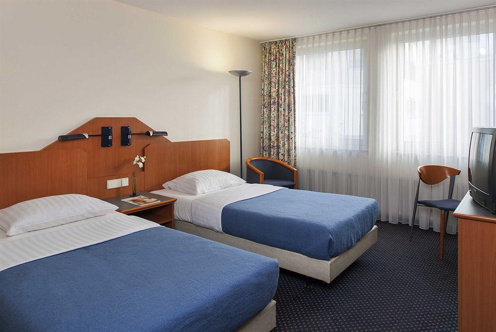 Hotel Vienna House Easy By Wyndham Guntzbourg Extérieur photo